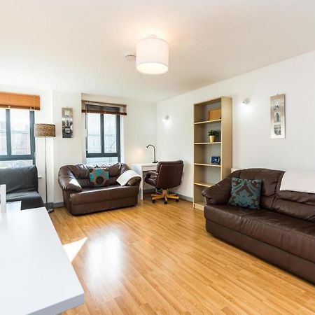 Modern Apartment In ลอนดอน ภายนอก รูปภาพ