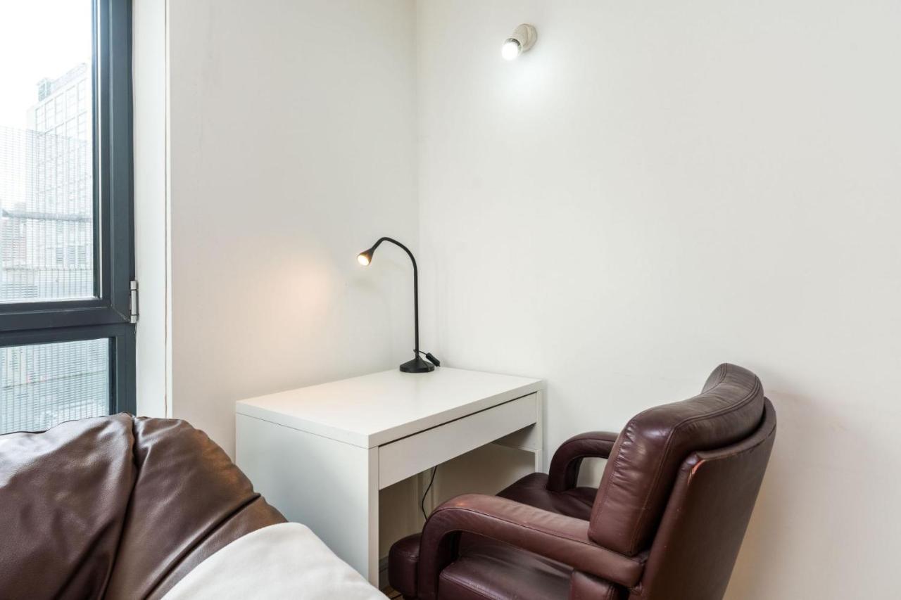 Modern Apartment In ลอนดอน ภายนอก รูปภาพ