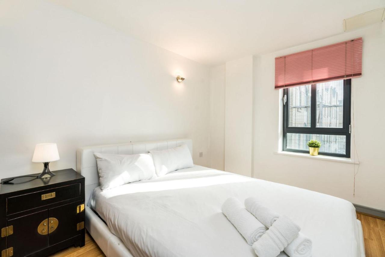 Modern Apartment In ลอนดอน ภายนอก รูปภาพ