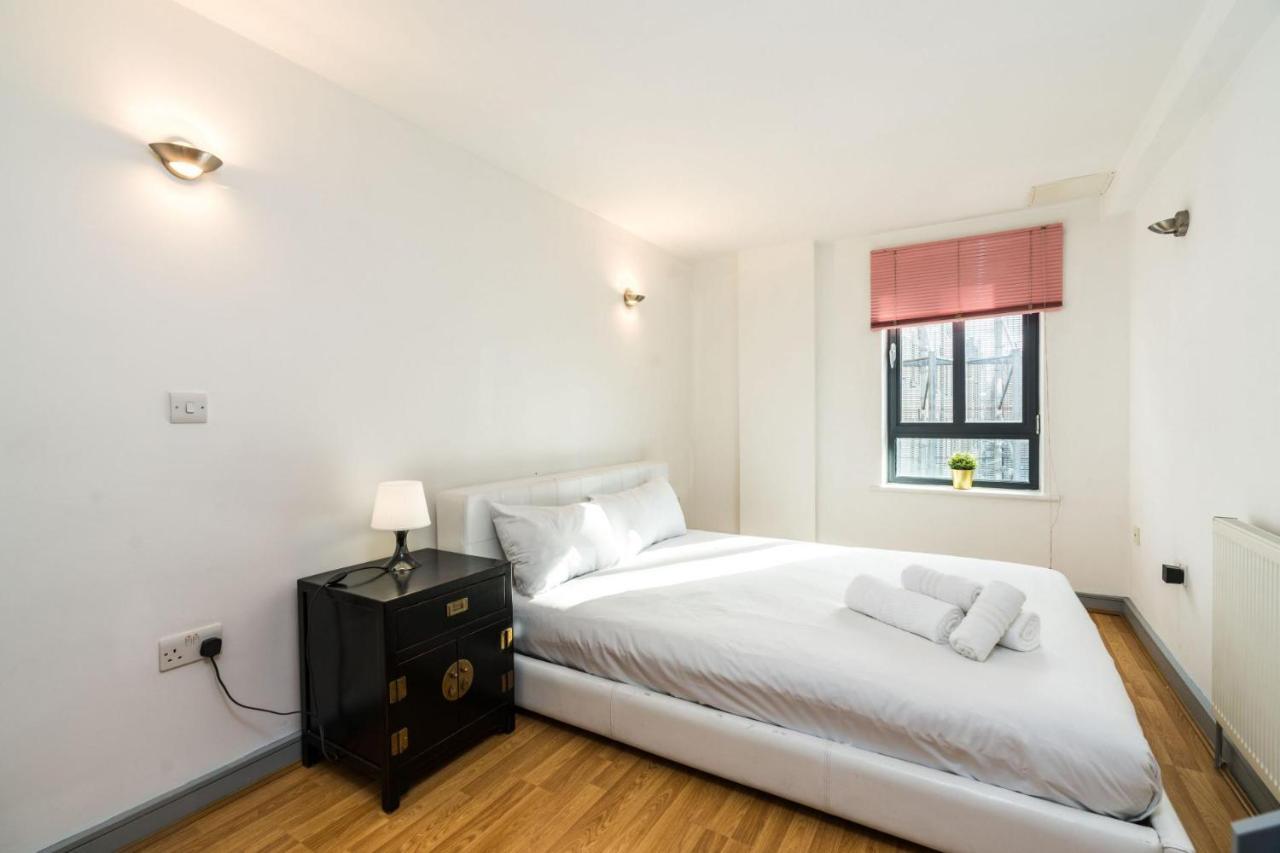 Modern Apartment In ลอนดอน ภายนอก รูปภาพ